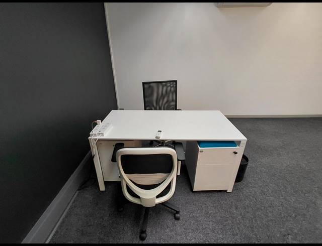 31M² OFFICE TO LET IN EPSOM DOWNS